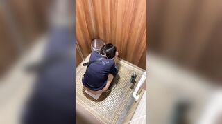 台北故人系列廁拍流出 4K超清手持後排偷拍系列-2