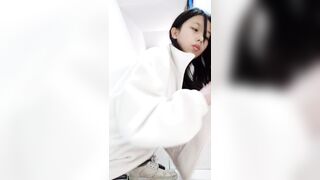 美女學妹私拍 樓梯自慰-2