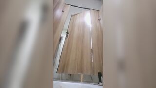 商場女廁後拍 高顏值長靴美女的粗粑粑菊花都得撐疼了 蹲了十多分鐘-16