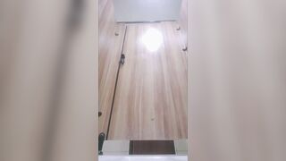 女廁偷拍 多個美女小姐姐拉大便 尿尿-32