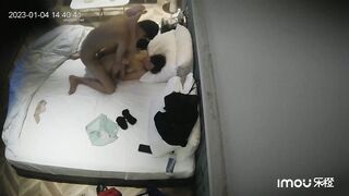 酒店偷拍 吊帶裙少婦約炮帥哥男同事被幹到啊啊叫