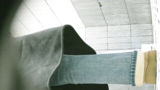 【廁拍】全景前後雙角度 極品無毛白虎 -02