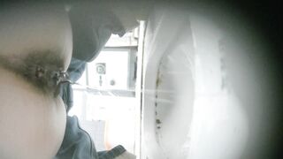 【廁拍】全景前後雙角度 極品無毛白虎 -02