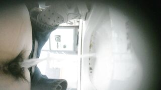 【廁拍】全景前後雙角度 極品無毛白虎 -04