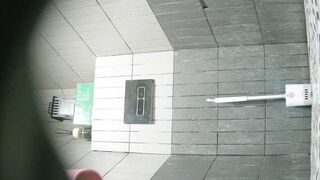 【廁拍】全景前後雙角度 極品無毛白虎 -03