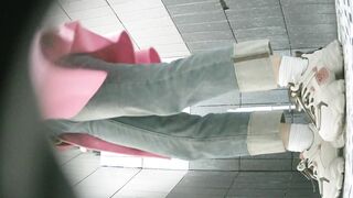 【廁拍】全景前後雙角度 極品無毛白虎 -03