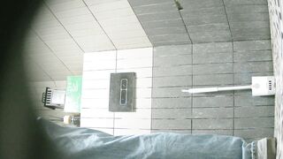 【廁拍】全景前後雙角度 極品無毛白虎 -07