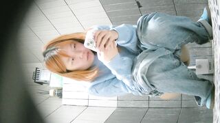 【廁拍】全景前後雙角度 極品無毛白虎 -07