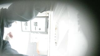 【廁拍】全景前後雙角度 極品無毛白虎 -09