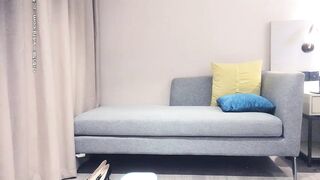 探花黃先生 沙發上操大奶妹 穿上情趣裝口交抽插猛操