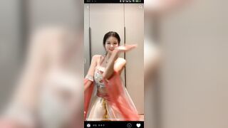 大奶女神喬喬子，深V漏點太美太撩人1