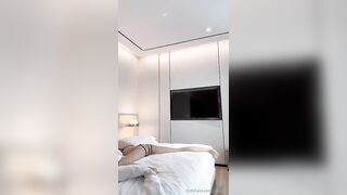 頂級身材ndream 兩個大奶子和粉嫩一線天嫩穴真的極品！~ 10